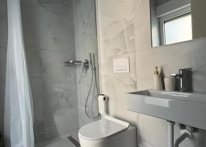 Journey * טיראנה